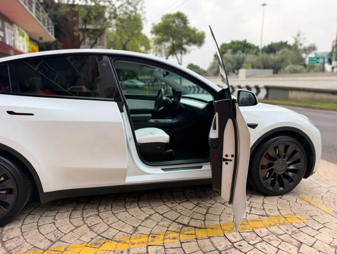 TESLA MODEL Y PERFORMANCE 2022