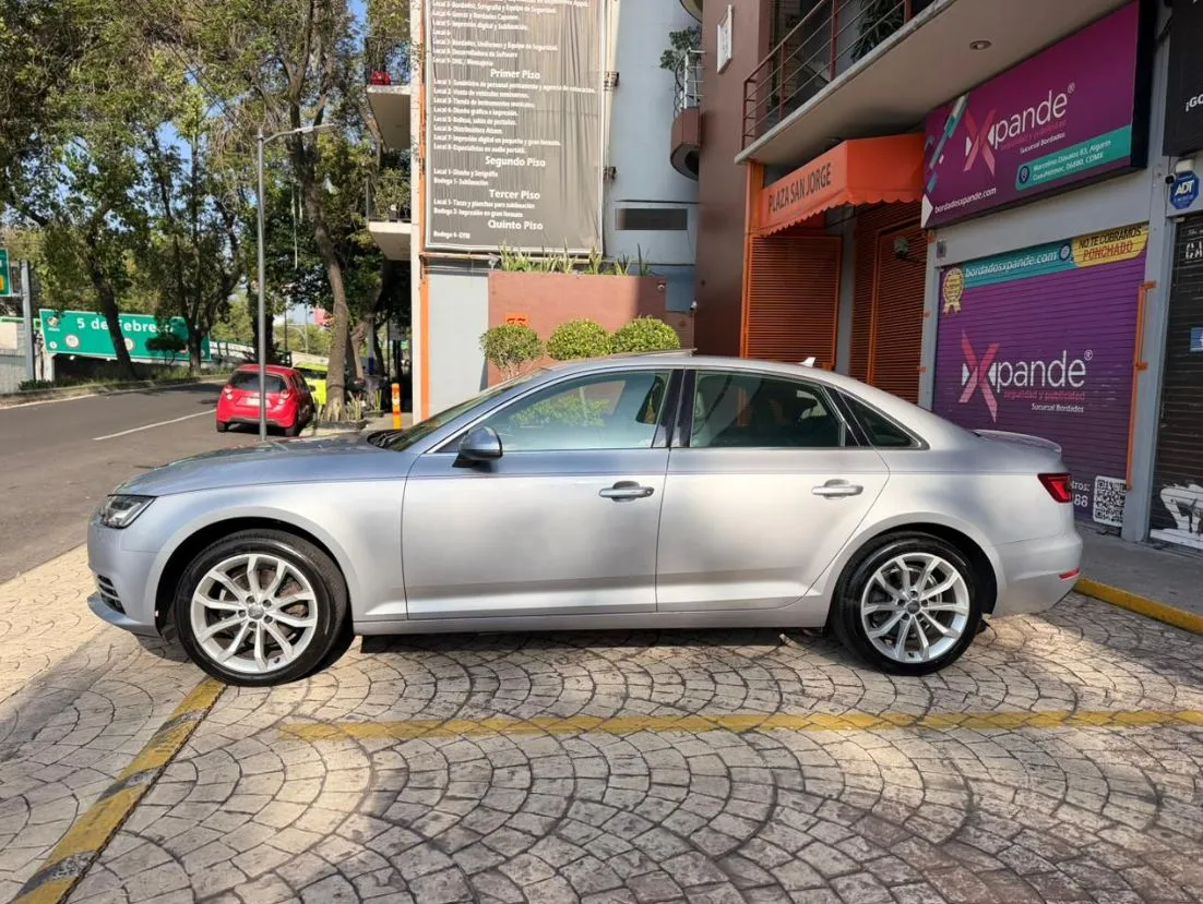 AUDI A4 SELECT TURBO 2017 LÍNEA NUEVA