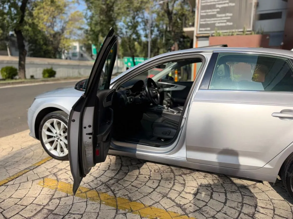 AUDI A4 SELECT TURBO 2017 LÍNEA NUEVA
