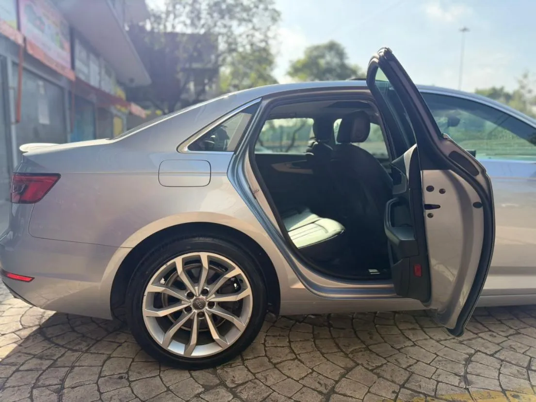 AUDI A4 SELECT TURBO 2017 LÍNEA NUEVA