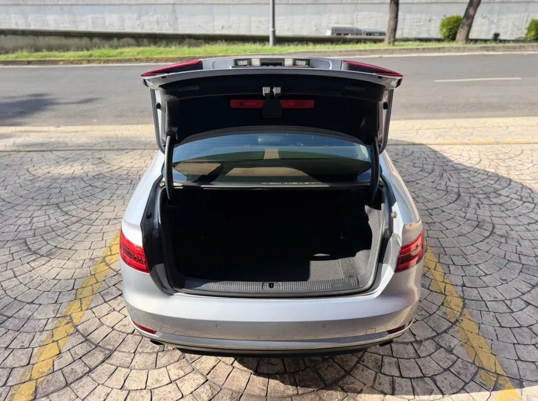 AUDI A4 SELECT TURBO 2017 LÍNEA NUEVA