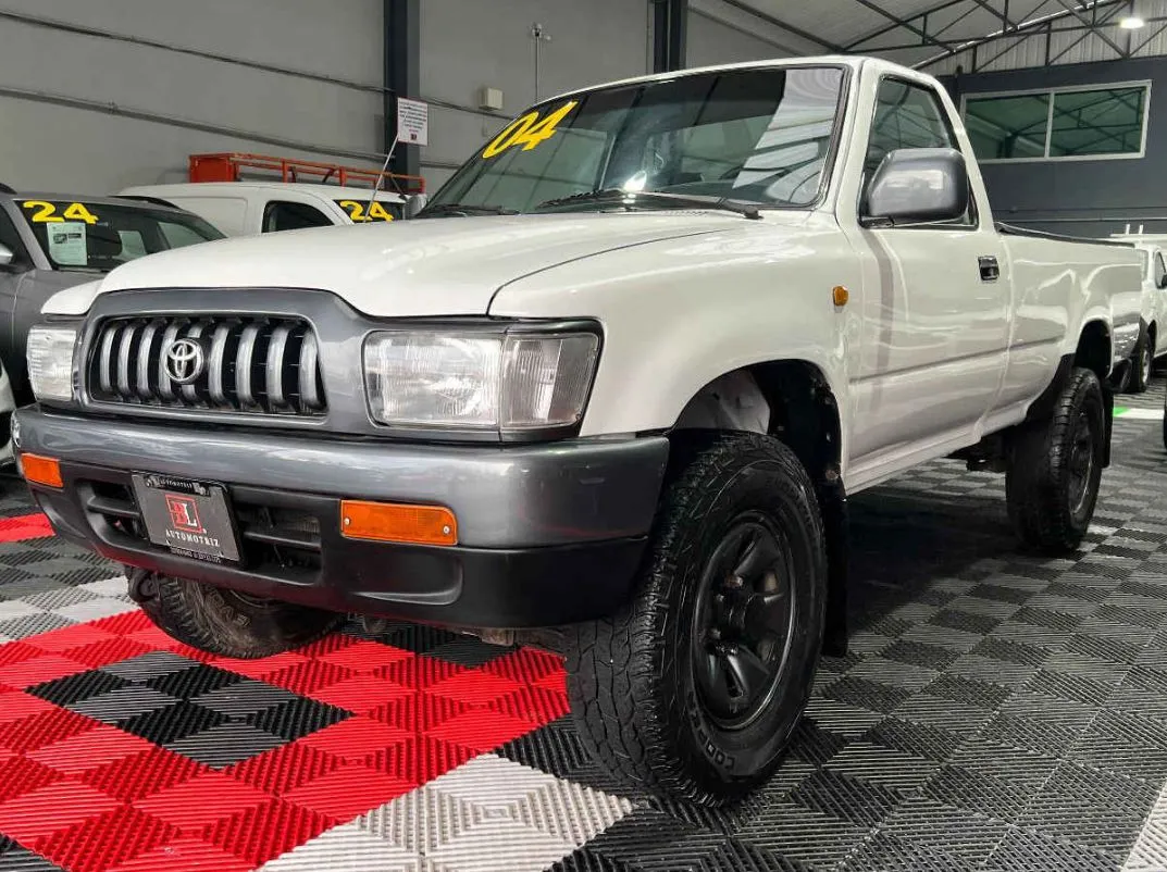 Toyota Hilux 2004