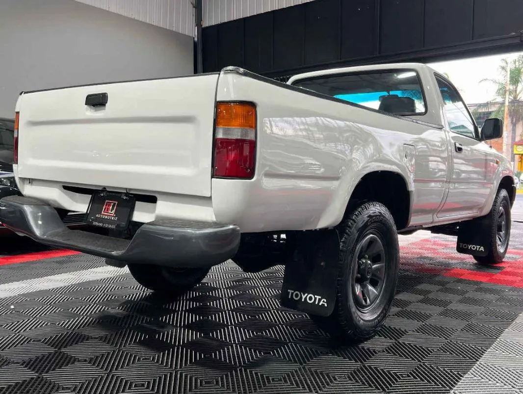 Toyota Hilux 2004