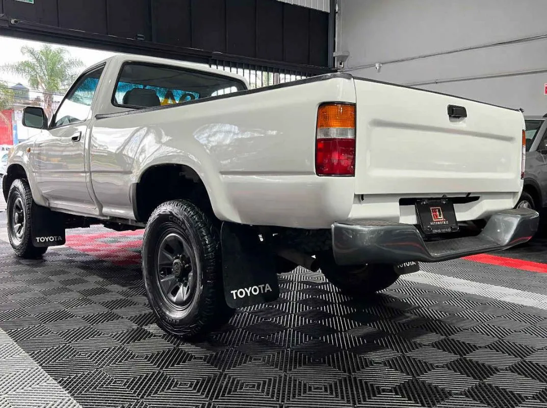 Toyota Hilux 2004