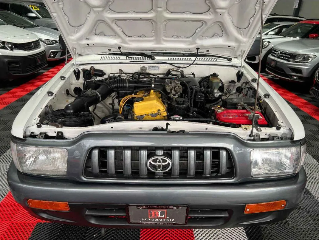 Toyota Hilux 2004