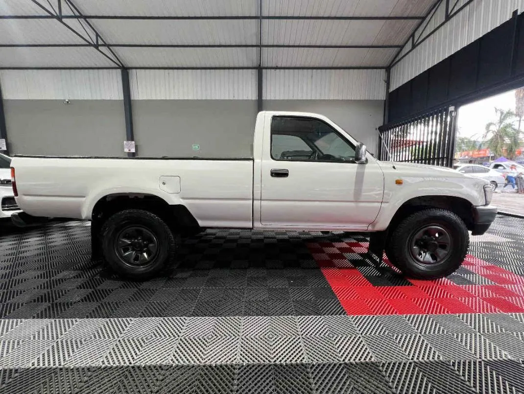 Toyota Hilux 2004