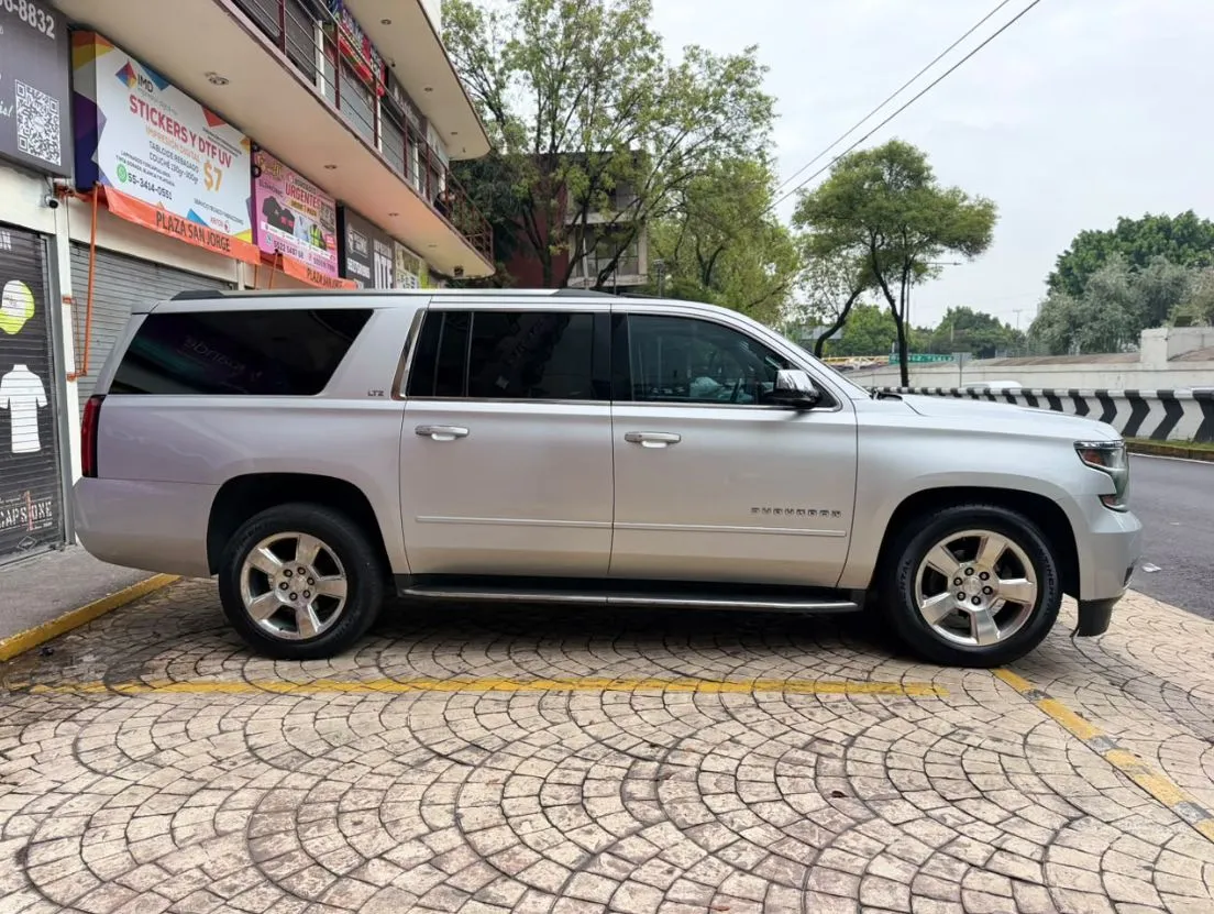 SUBURBAN LTZ 2015 NACIONAL