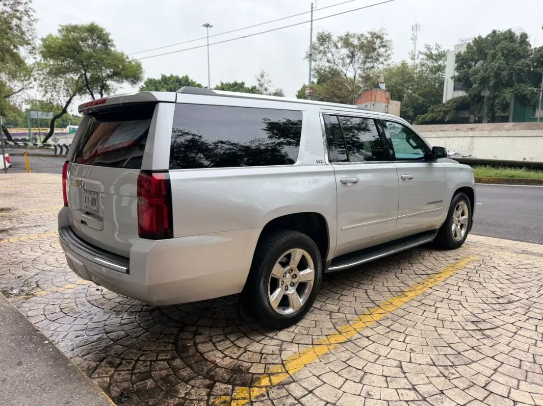 SUBURBAN LTZ 2015 NACIONAL