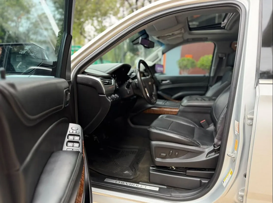 SUBURBAN LTZ 2015 NACIONAL