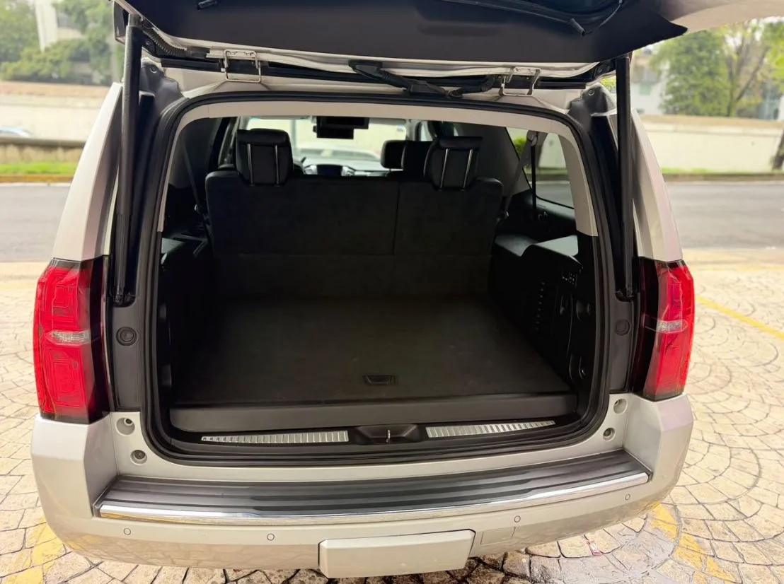 SUBURBAN LTZ 2015 NACIONAL