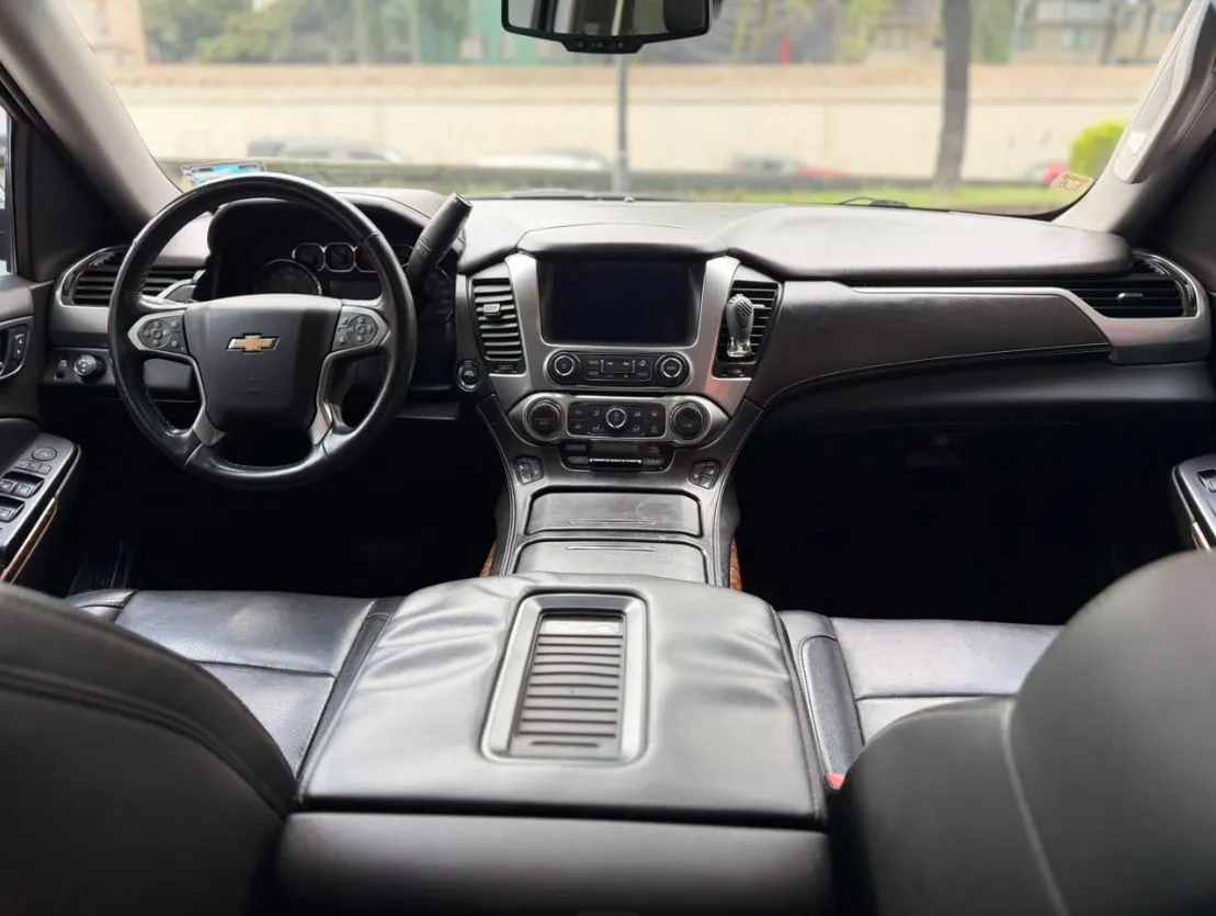 SUBURBAN LTZ 2015 NACIONAL