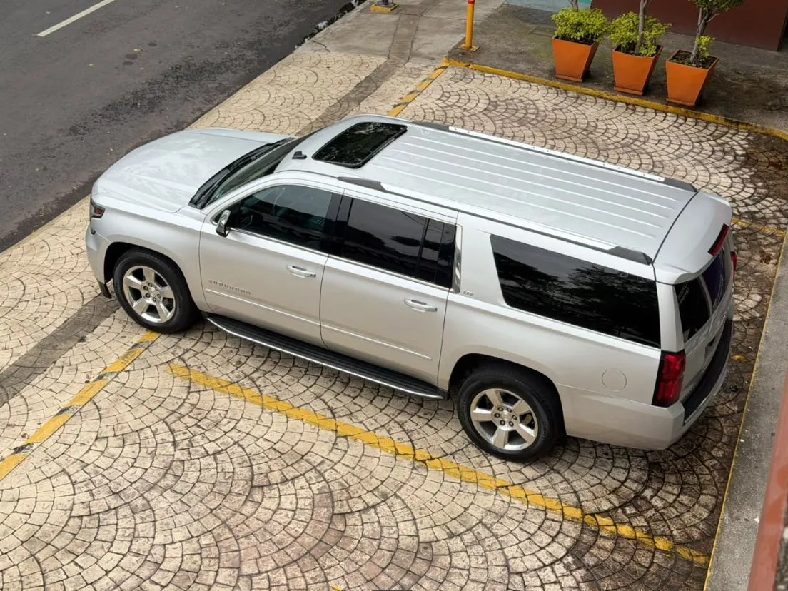 SUBURBAN LTZ 2015 NACIONAL