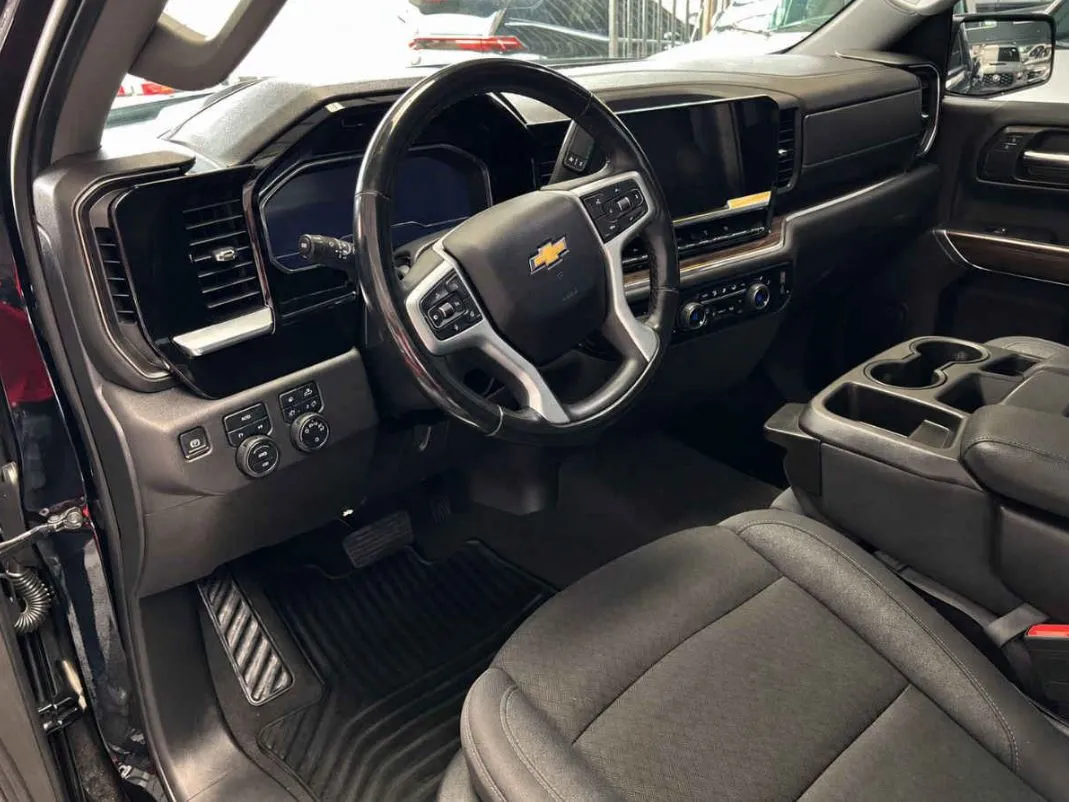 Chevrolet Cheyenne 2024 2p LT Cab Regular V8/5.3 Aut 4x4