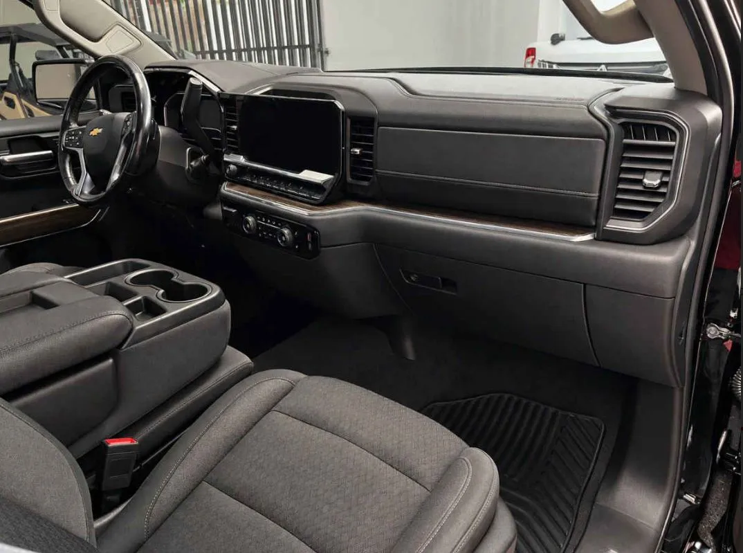 Chevrolet Cheyenne 2024 2p LT Cab Regular V8/5.3 Aut 4x4