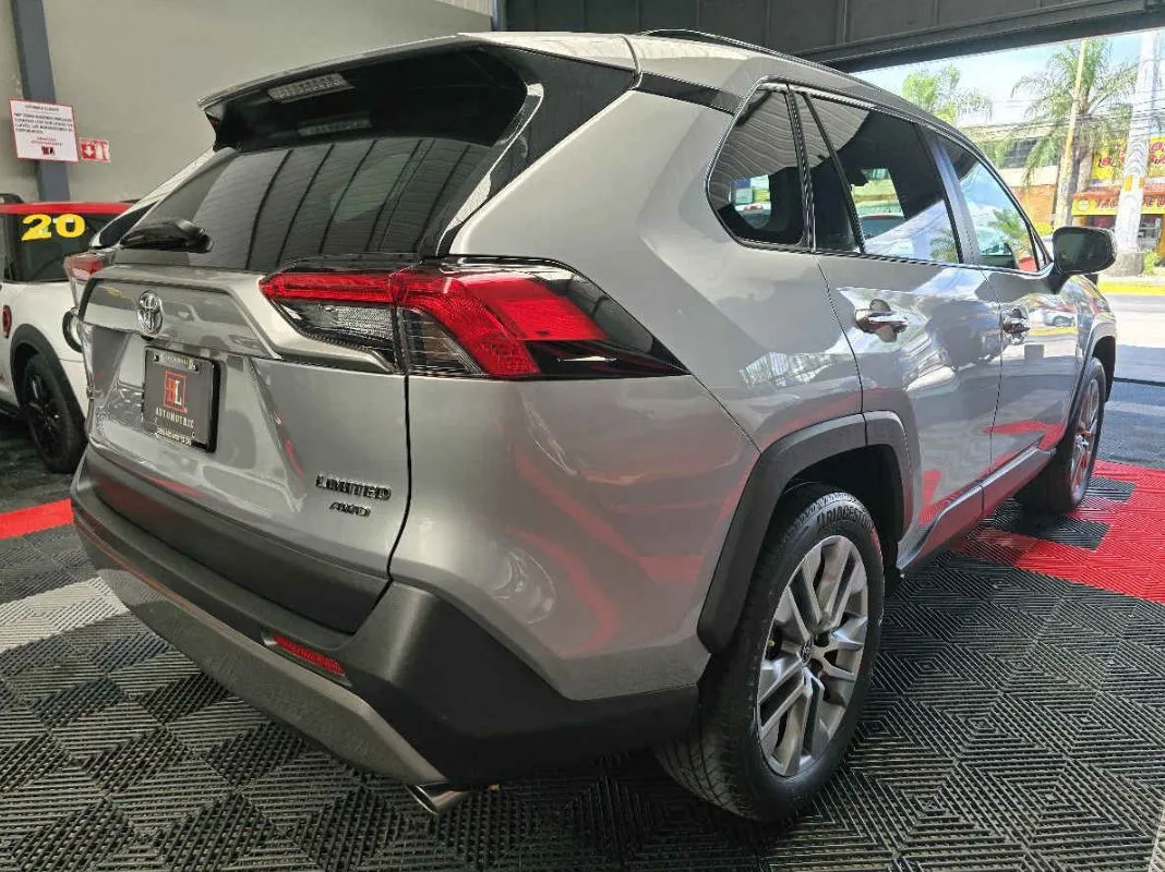 Toyota RAV4 2022 5p Limited L4/2.5 Aut.