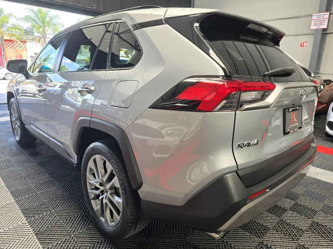 Toyota RAV4 2022 5p Limited L4/2.5 Aut.