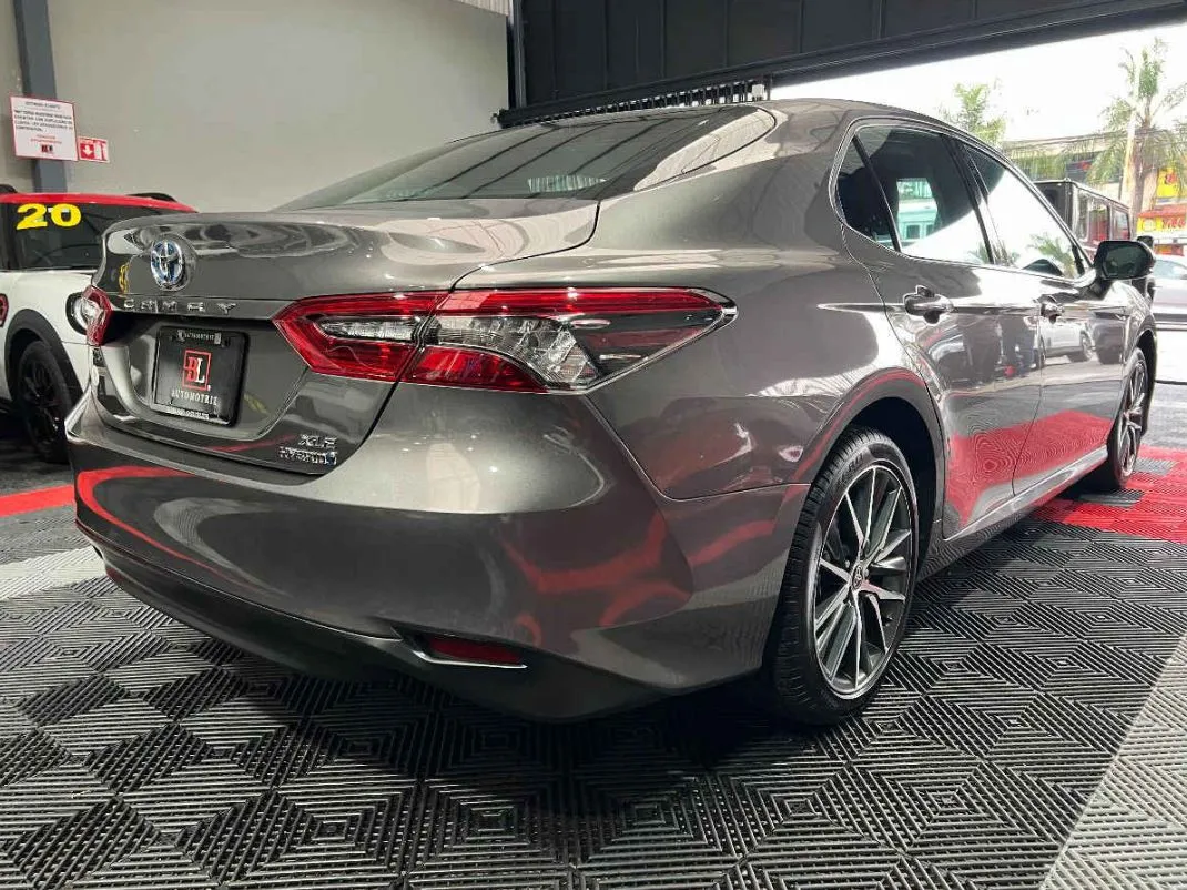 Toyota Camry 2021 4p Hibrido L4/2.5 Aut.