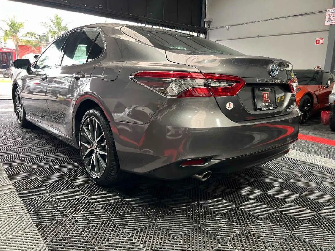 Toyota Camry 2021 4p Hibrido L4/2.5 Aut.