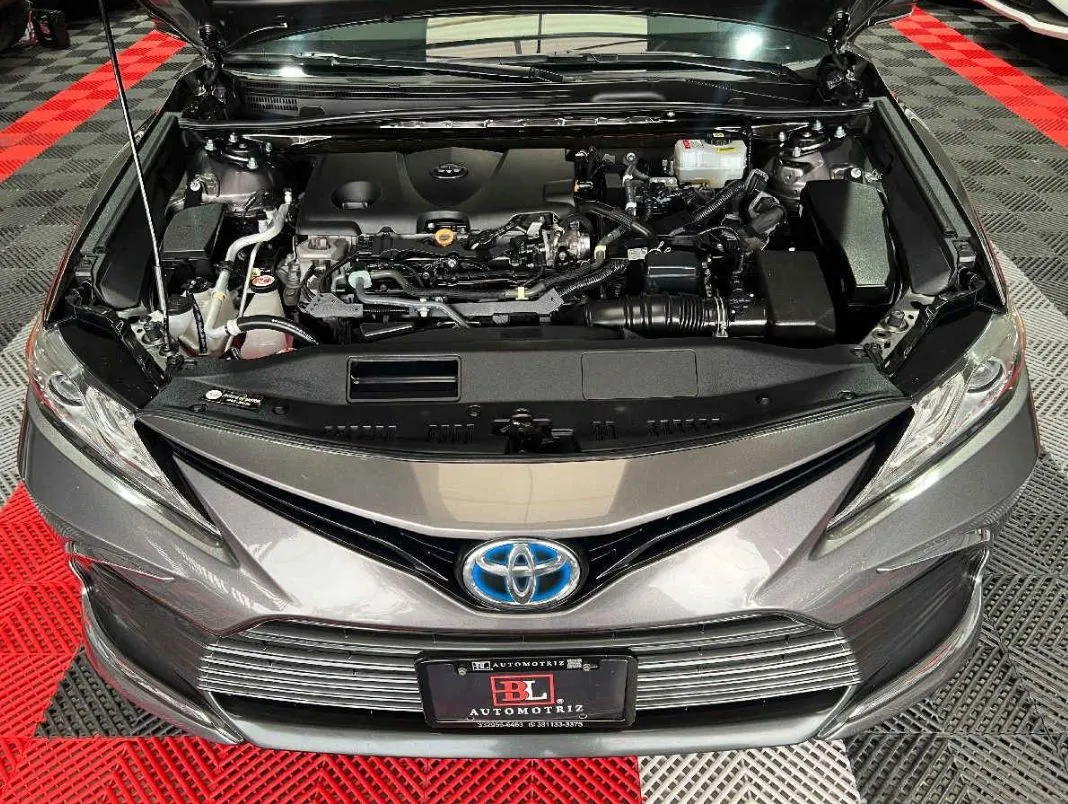 Toyota Camry 2021 4p Hibrido L4/2.5 Aut.