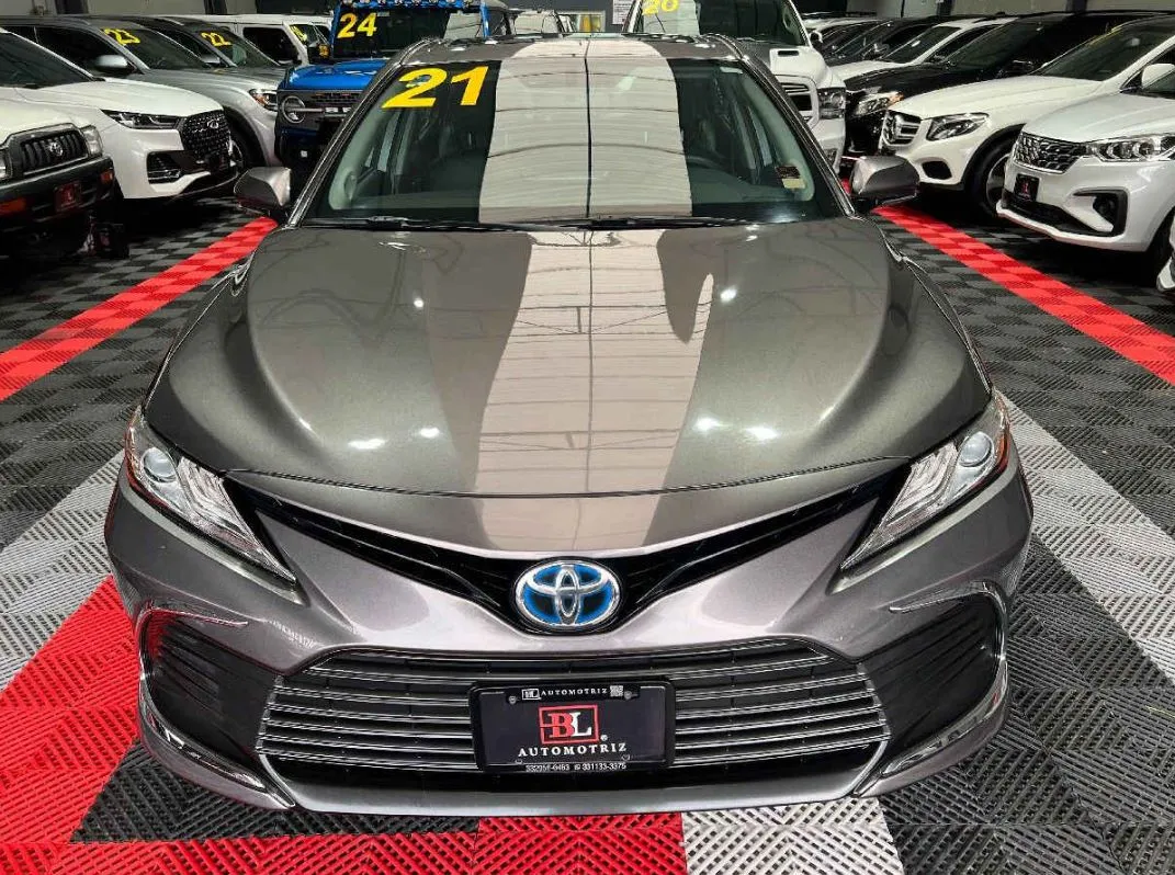 Toyota Camry 2021 4p Hibrido L4/2.5 Aut.