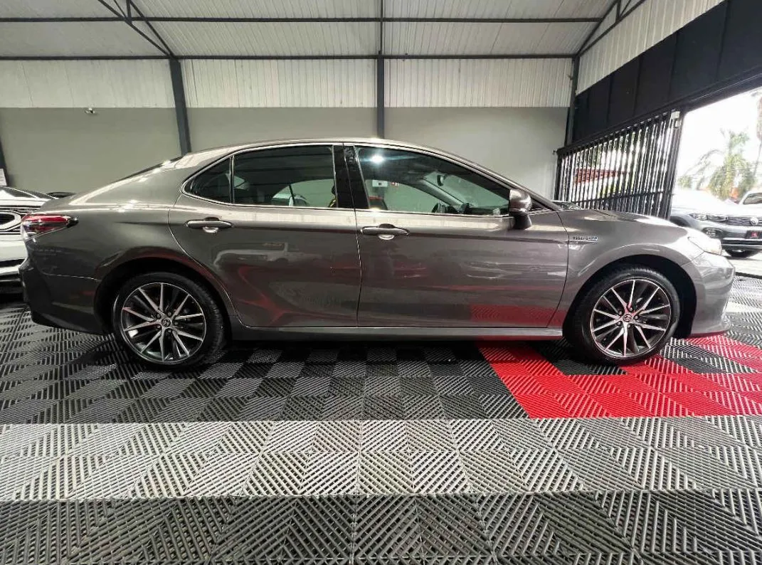 Toyota Camry 2021 4p Hibrido L4/2.5 Aut.