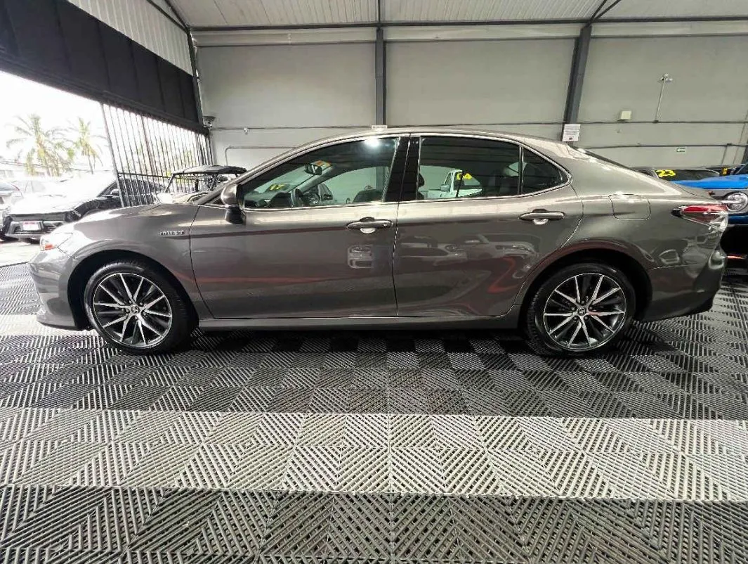 Toyota Camry 2021 4p Hibrido L4/2.5 Aut.