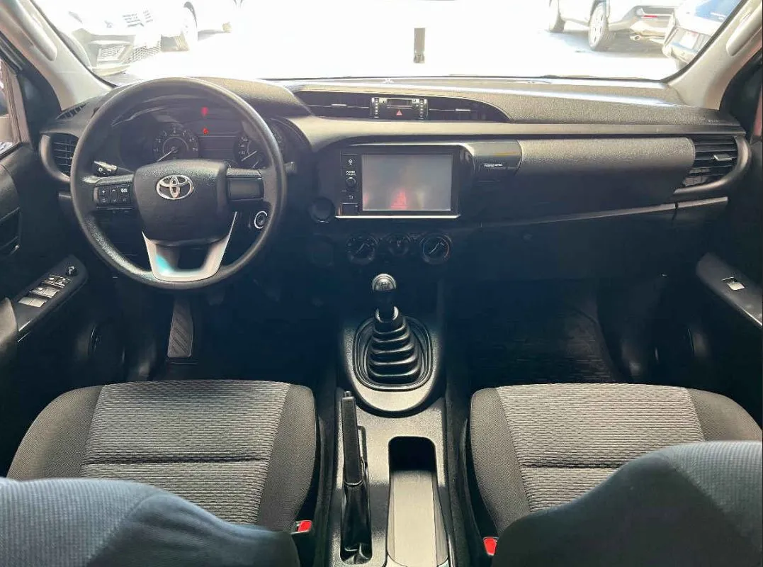 Toyota Hilux 2023 4p Doble Cabina Base L4/2.7 Man.