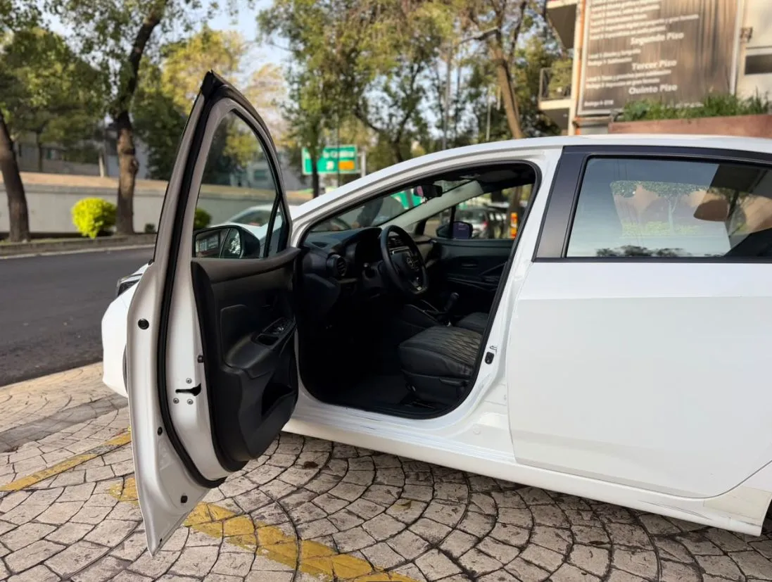 NISSAN VERSA SENSE 2023