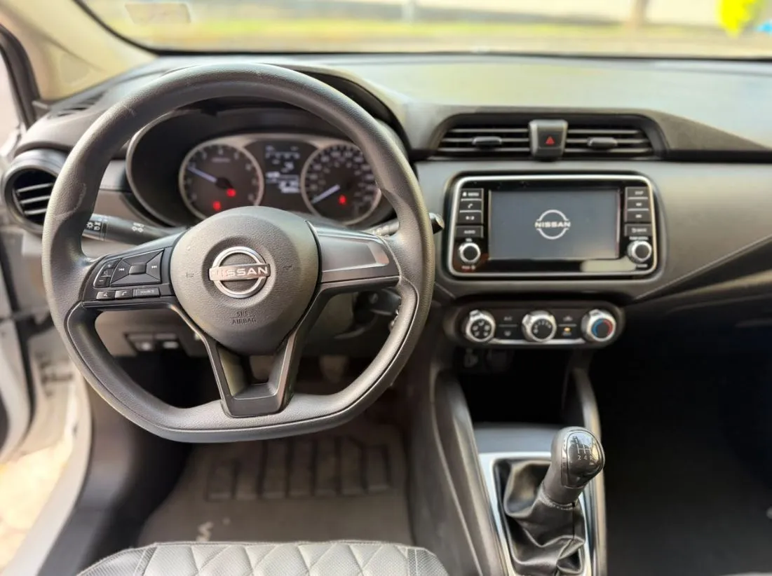 NISSAN VERSA SENSE 2023