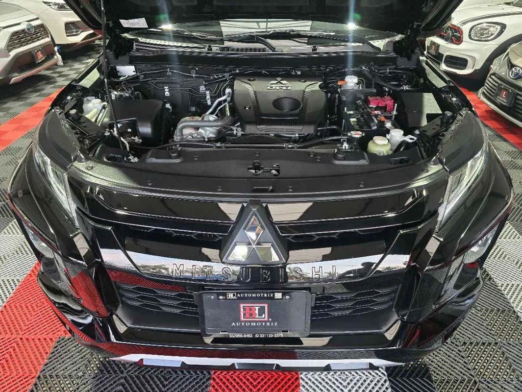 Mitsubishi L200 2023 4p Limited Doble L4/2.4/T Diesel Aut 4x4.