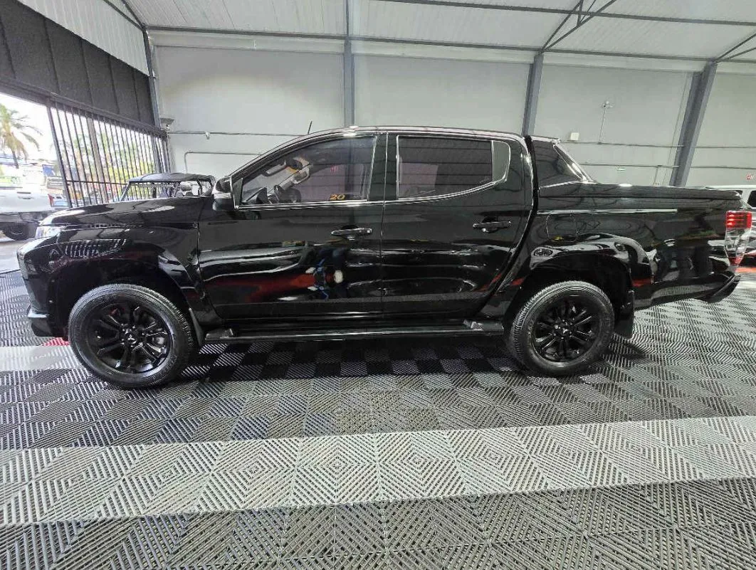 Mitsubishi L200 2023 4p Limited Doble L4/2.4/T Diesel Aut 4x4.