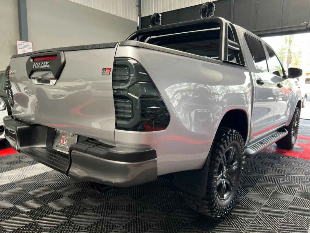 Toyota Hilux 2024 4p Doble Cabina SR L4/2.7 Man.