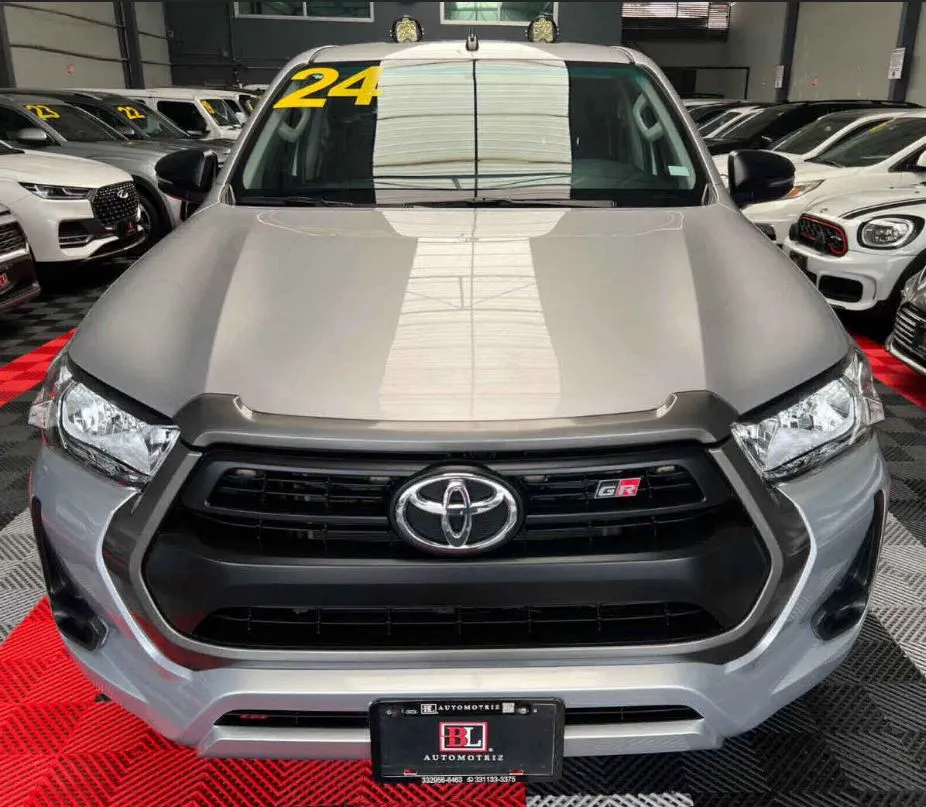Toyota Hilux 2024 4p Doble Cabina SR L4/2.7 Man.