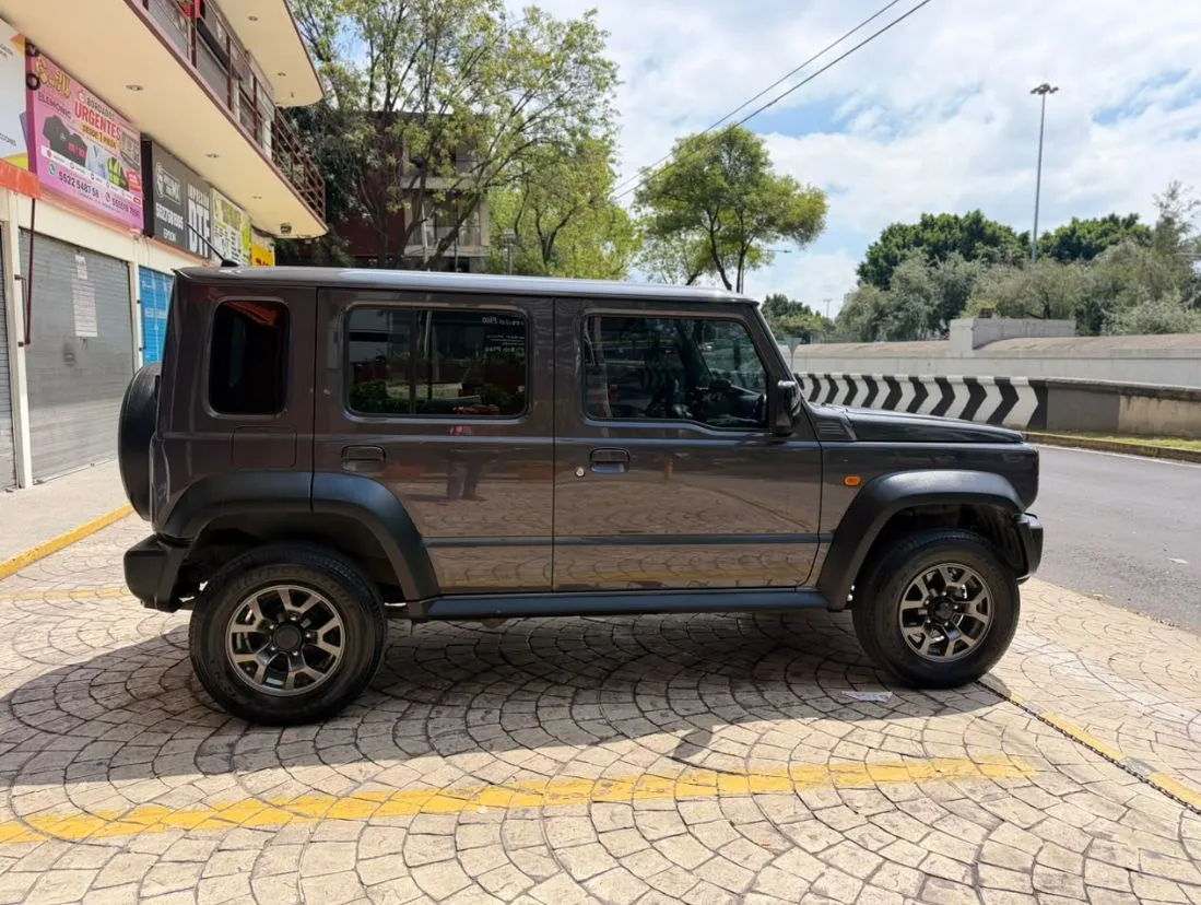 SUZUKI JIMNY GLX 2026 5 PUERTAS 4X4 AUTOMÁTICA