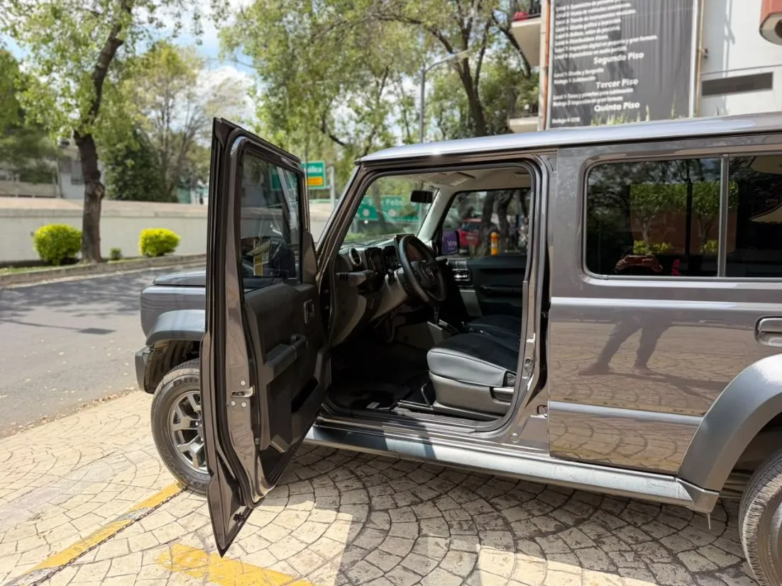 SUZUKI JIMNY GLX 2026 5 PUERTAS 4X4 AUTOMÁTICA