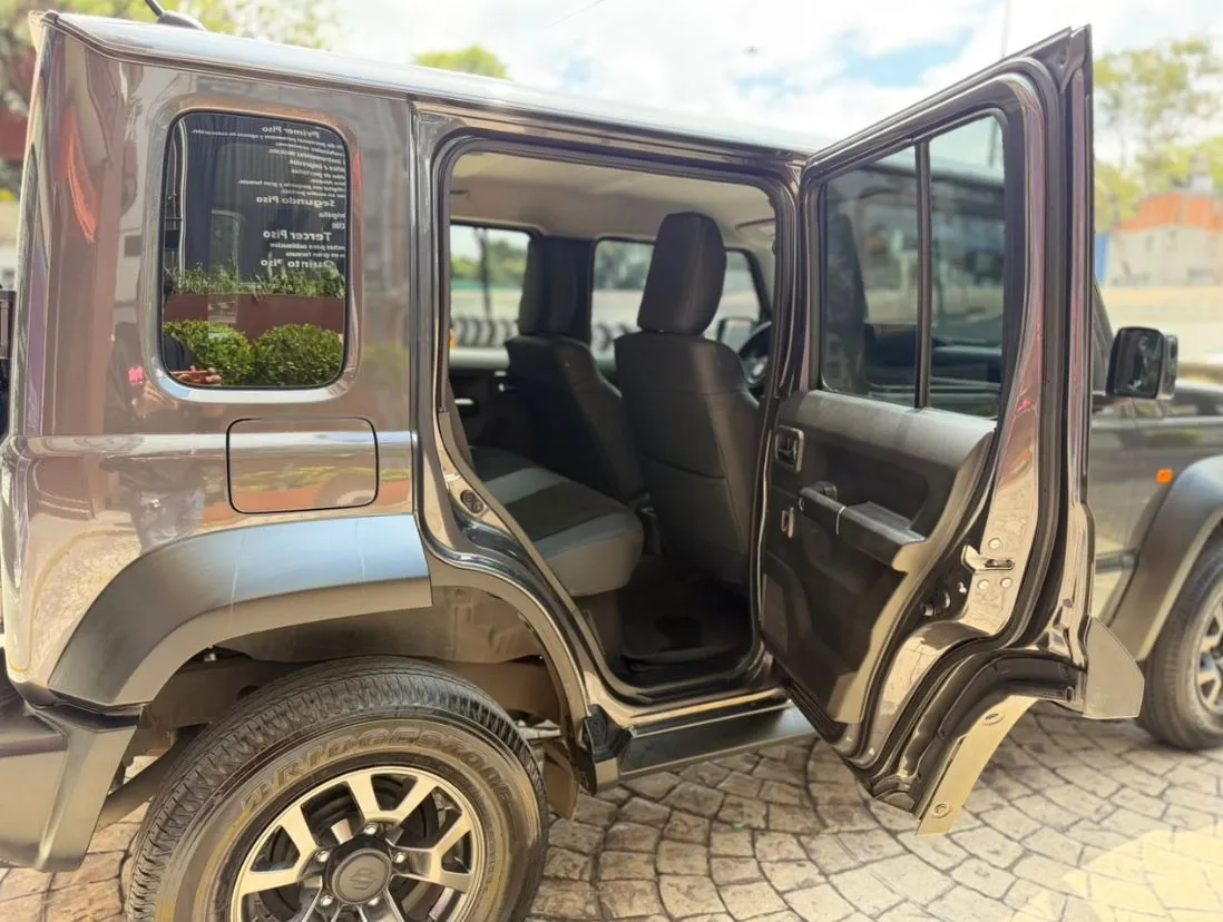 SUZUKI JIMNY GLX 2026 5 PUERTAS 4X4 AUTOMÁTICA