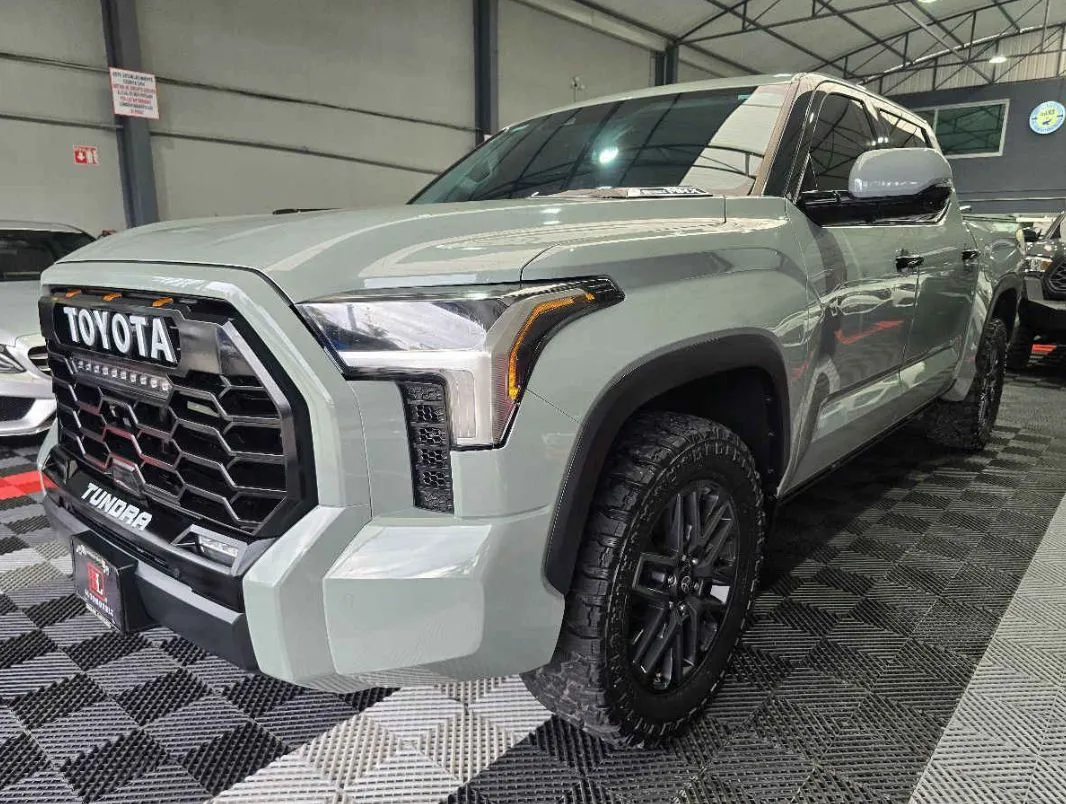 Toyota Tundra 2023 4p Platinum PHEV V6/3.5/T Aut.