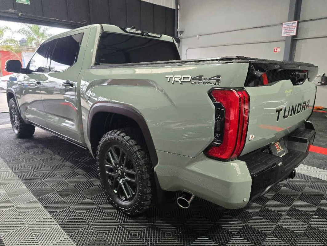 Toyota Tundra 2023 4p Platinum PHEV V6/3.5/T Aut.