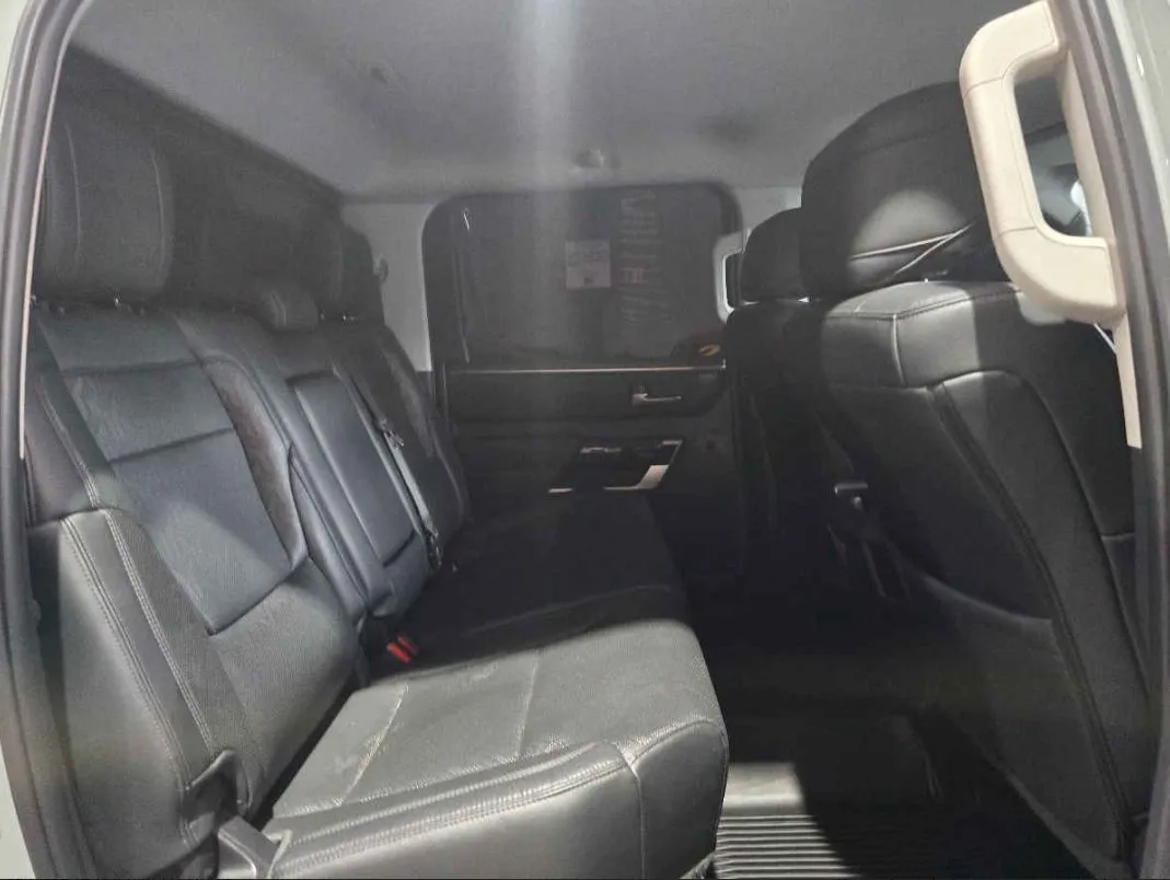 Toyota Tundra 2023 4p Platinum PHEV V6/3.5/T Aut.