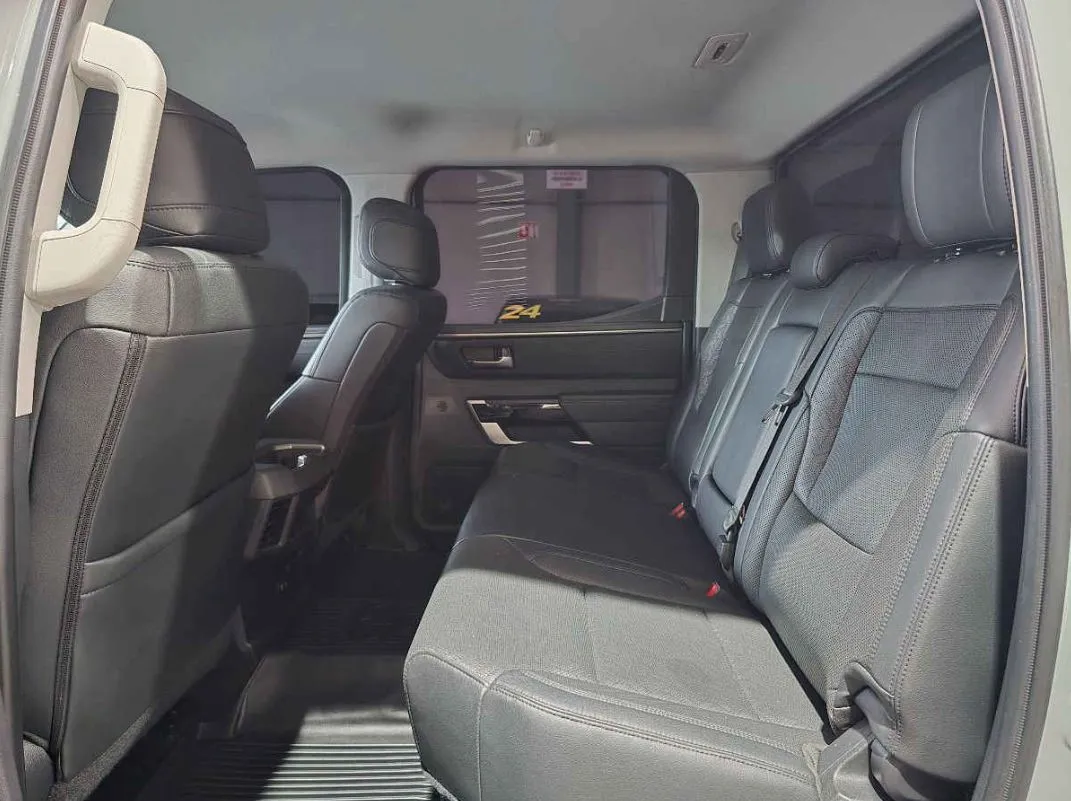 Toyota Tundra 2023 4p Platinum PHEV V6/3.5/T Aut.