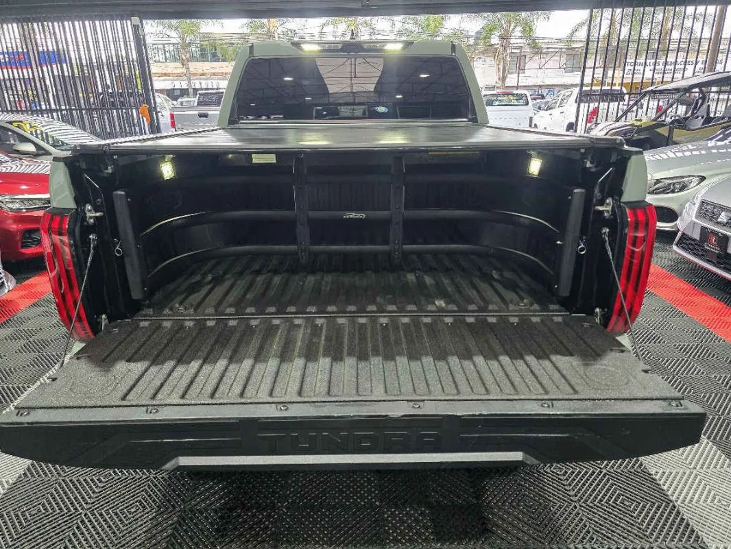 Toyota Tundra 2023 4p Platinum PHEV V6/3.5/T Aut.