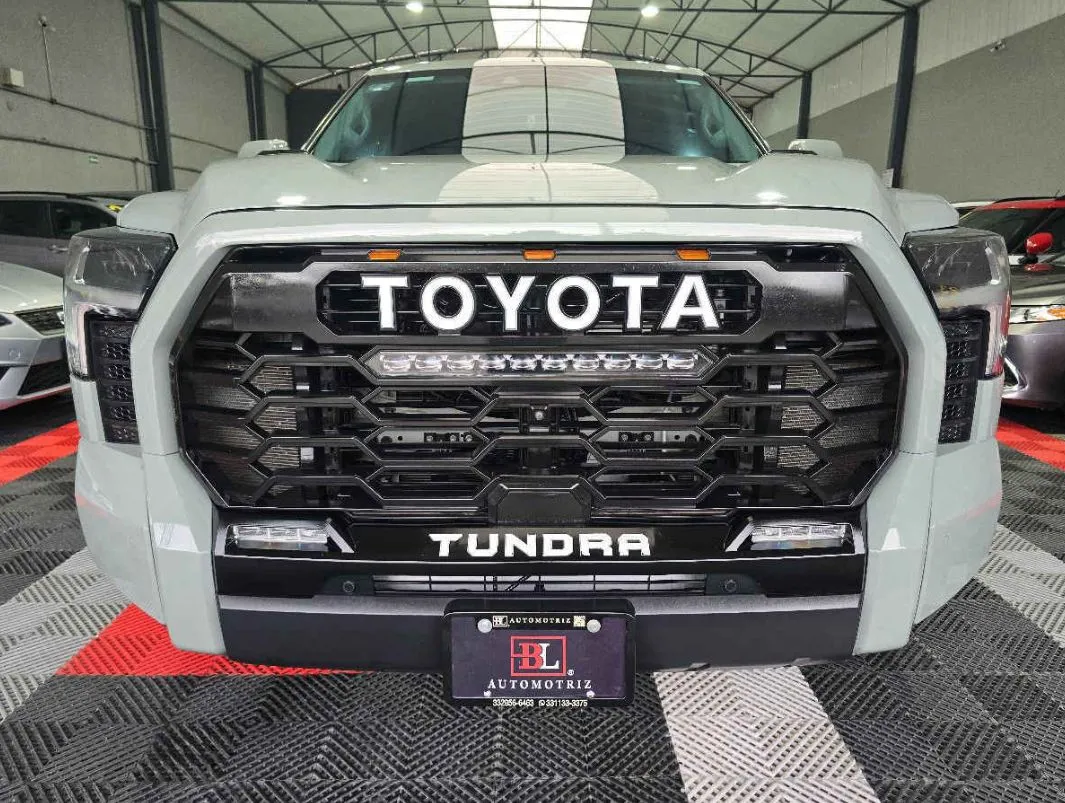 Toyota Tundra 2023 4p Platinum PHEV V6/3.5/T Aut.
