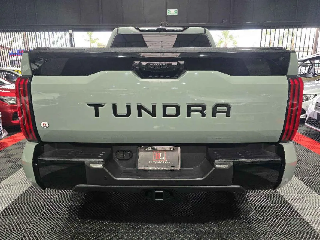 Toyota Tundra 2023 4p Platinum PHEV V6/3.5/T Aut.