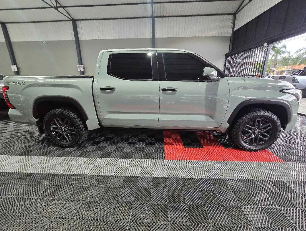 Toyota Tundra 2023 4p Platinum PHEV V6/3.5/T Aut.
