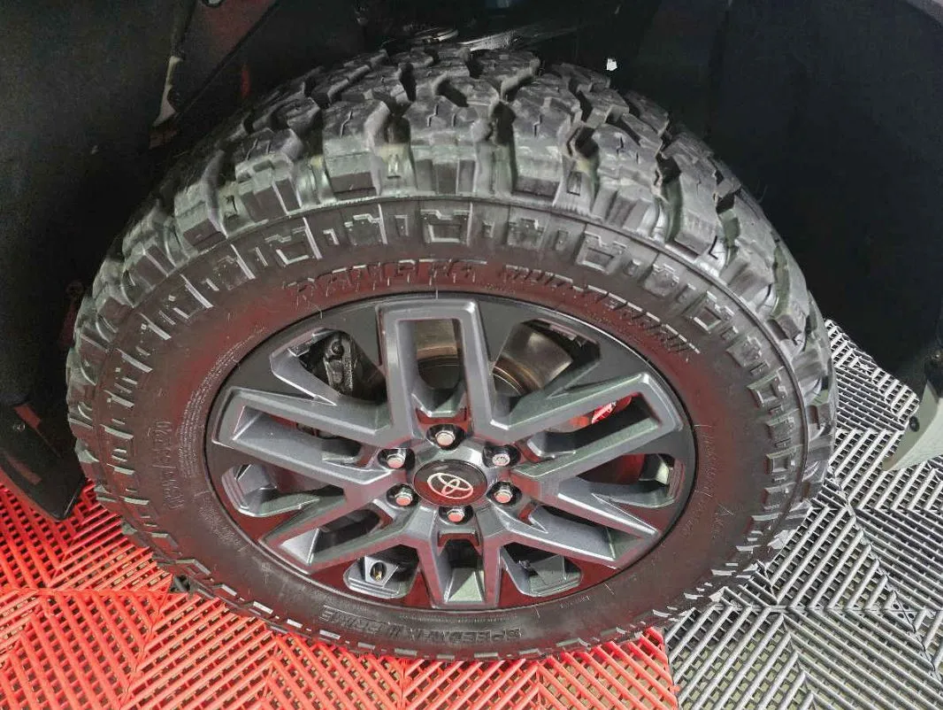 Toyota Tundra 2023 4p Platinum PHEV V6/3.5/T Aut.