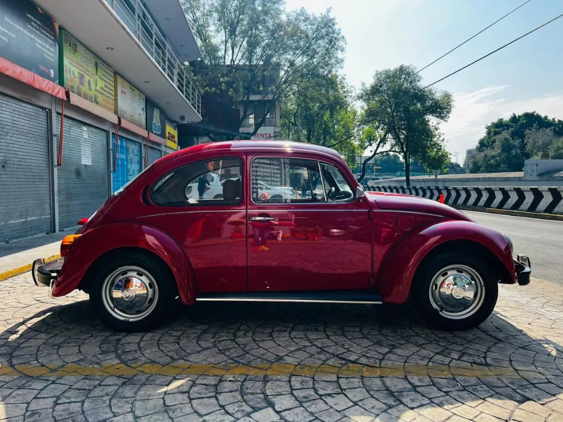 VOLKSWAGEN SEDÁN BOCHO 1992