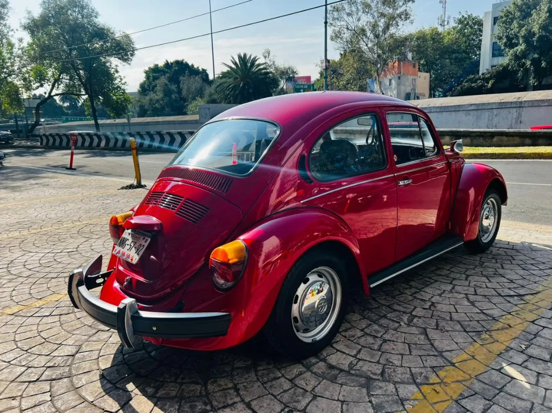 VOLKSWAGEN SEDÁN BOCHO 1992