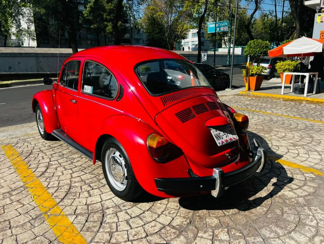 VOLKSWAGEN SEDÁN BOCHO 1992