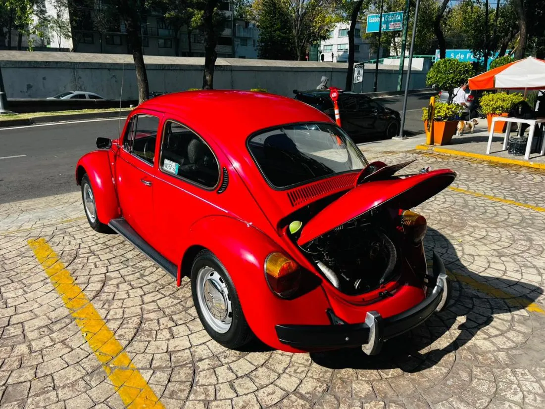VOLKSWAGEN SEDÁN BOCHO 1992
