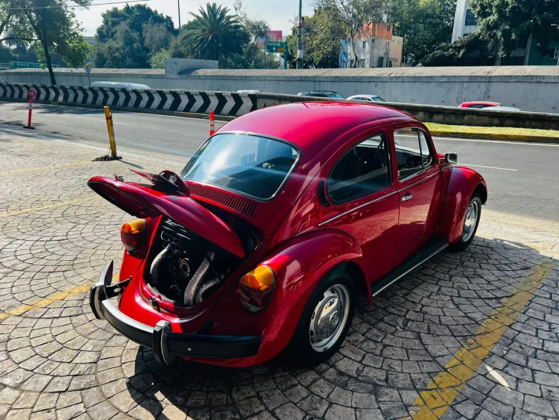 VOLKSWAGEN SEDÁN BOCHO 1992